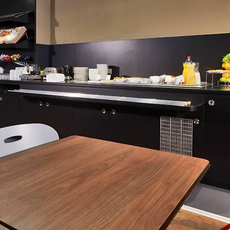 Hotel Campanile Paris Ouest - Porte De Champerret 3*