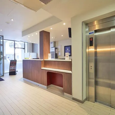 Szálloda Campanile Prime - Paris 3*