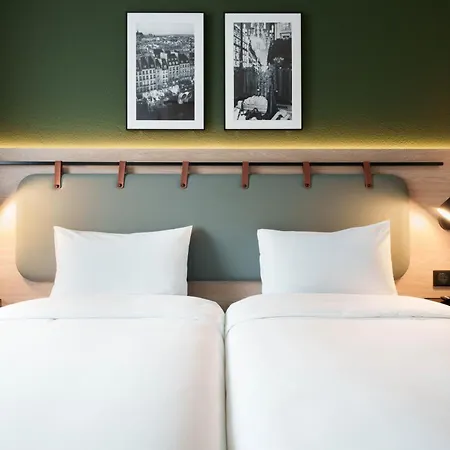 Campanile Paris Ouest - Porte De Champerret Hotel